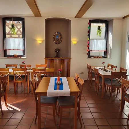 Ξενοδοχείο Eisenbahn - Peruanisches Restaurant - Zentral In Karlstadt-fahrradfahrer- Und Familienfreundlich *