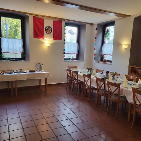 Eisenbahn - Peruanisches Restaurant - Zentral In Karlstadt-fahrradfahrer- Und Familienfreundlich Hotel *